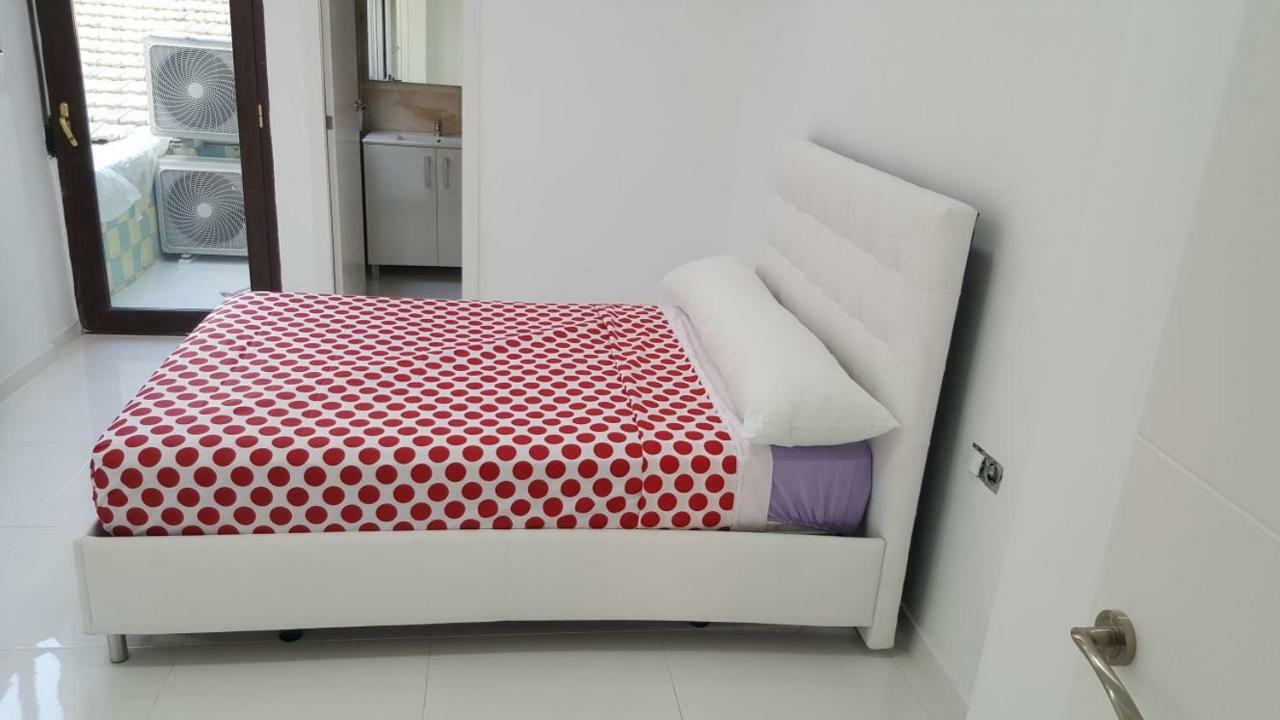 White Apartment Alicante Exterior foto